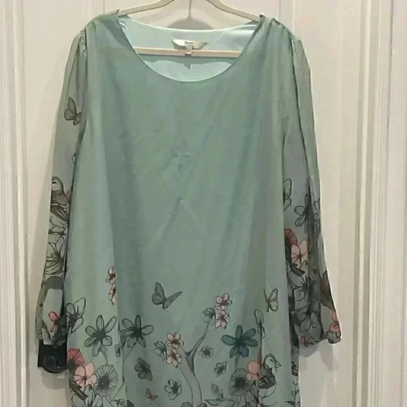 YUMI FLOWY GREEN FLORAL SPRING DRESS Size 22 - Picture 1 of 3